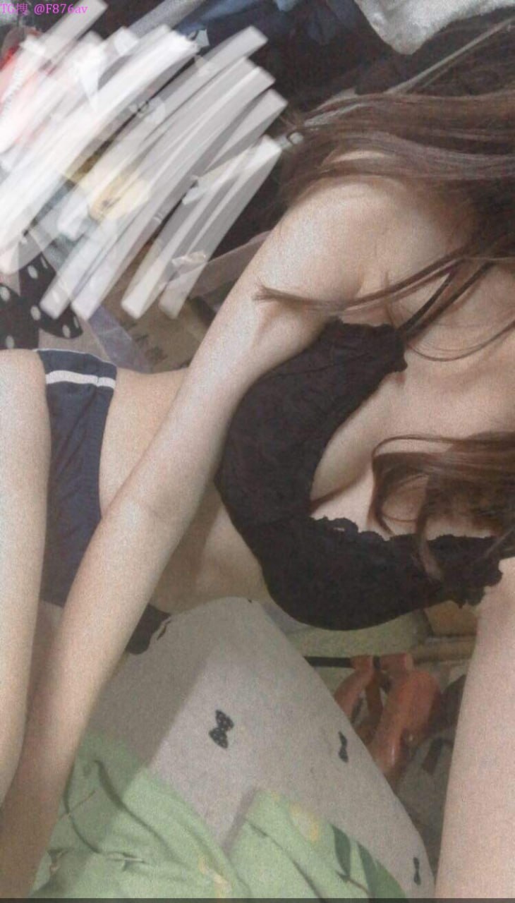 Xin lỗi em, cô bạn thân của em ngon hơn